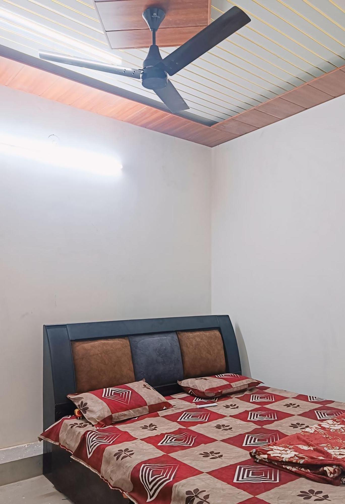 Keshav Narayan Home Stay Mathura Eksteriør billede