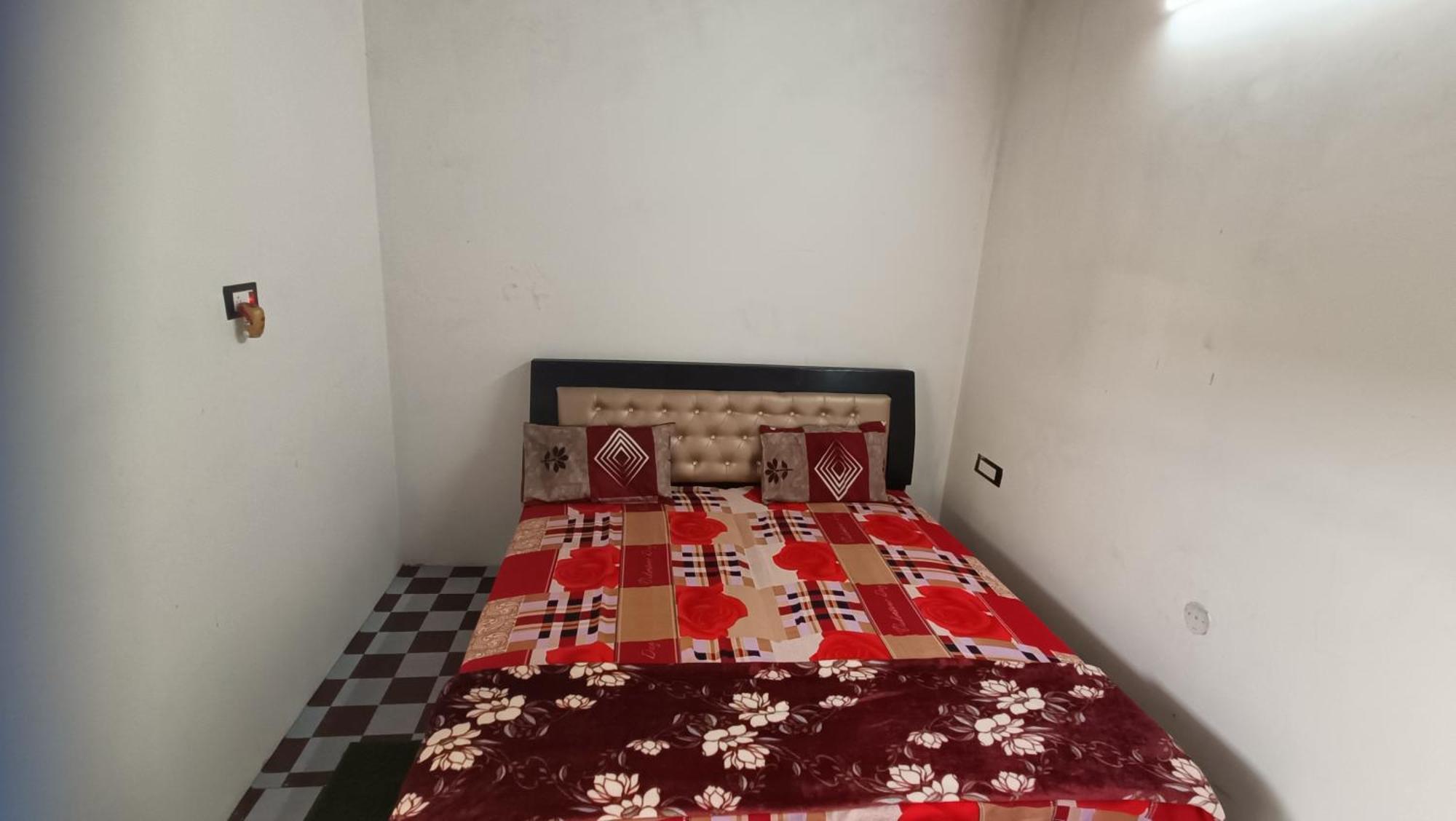 Keshav Narayan Home Stay Mathura Eksteriør billede