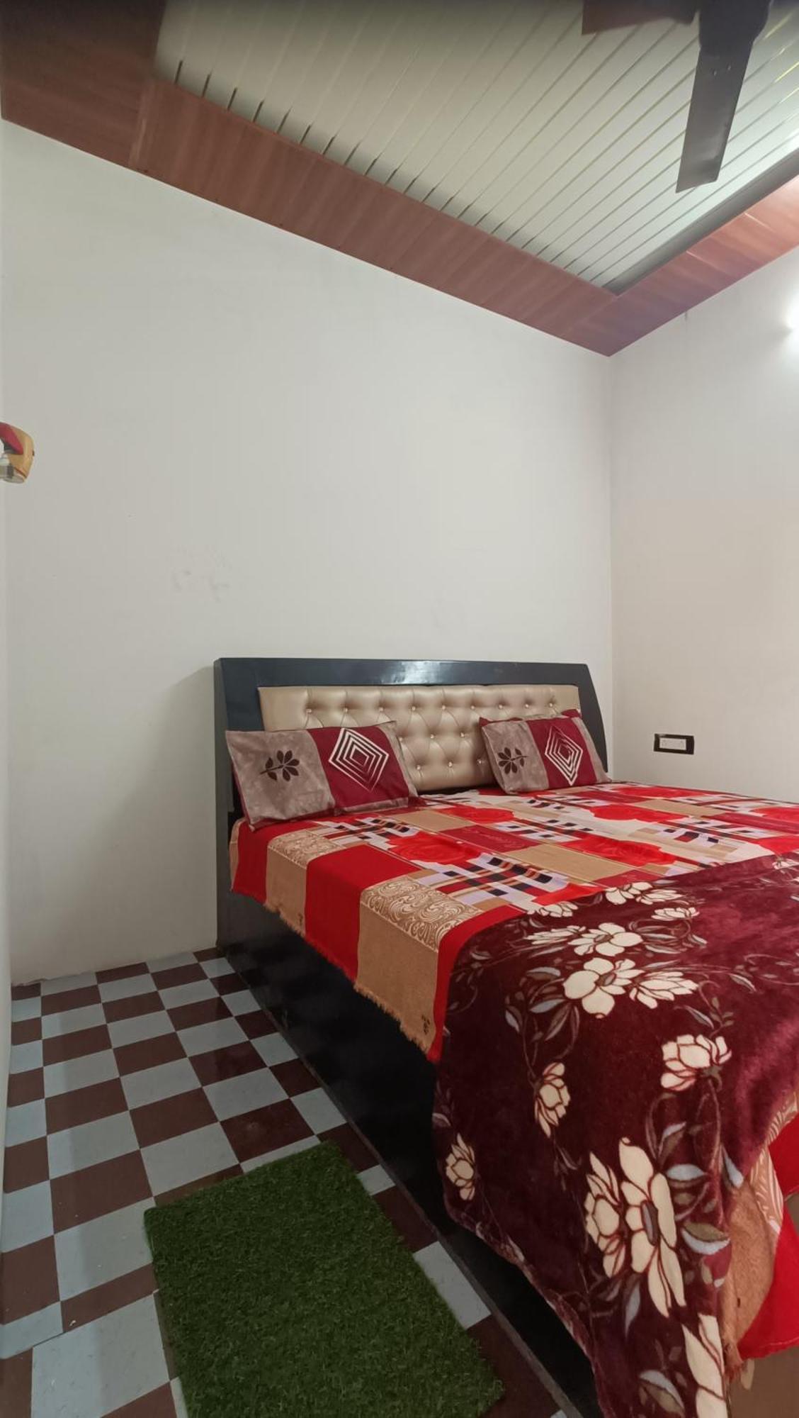 Keshav Narayan Home Stay Mathura Eksteriør billede